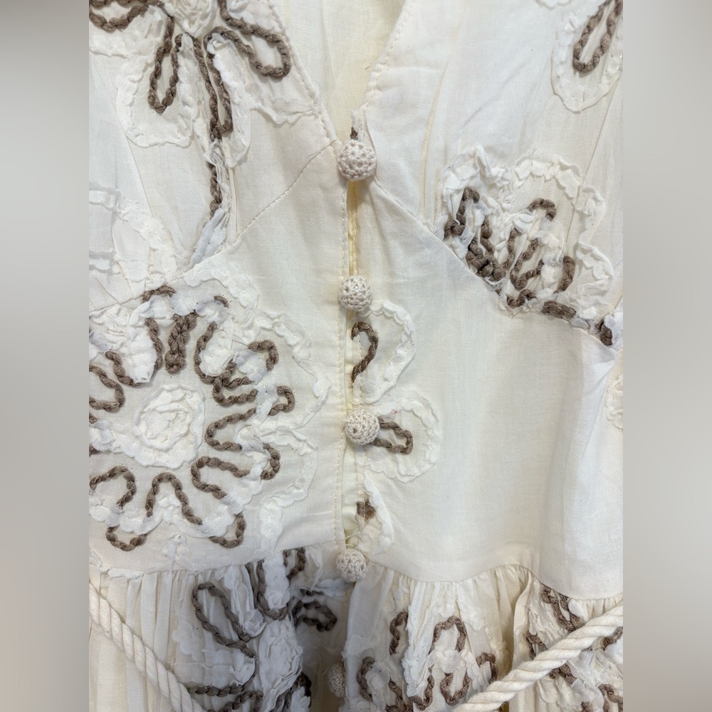 Camellia Isla Embroidered Dress NWOT, sz : small - Picture 8 of 15